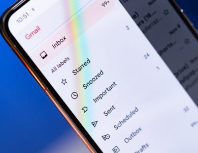 Gmail-App auf einem Smartphone – vor dem Löschen Daten sichern